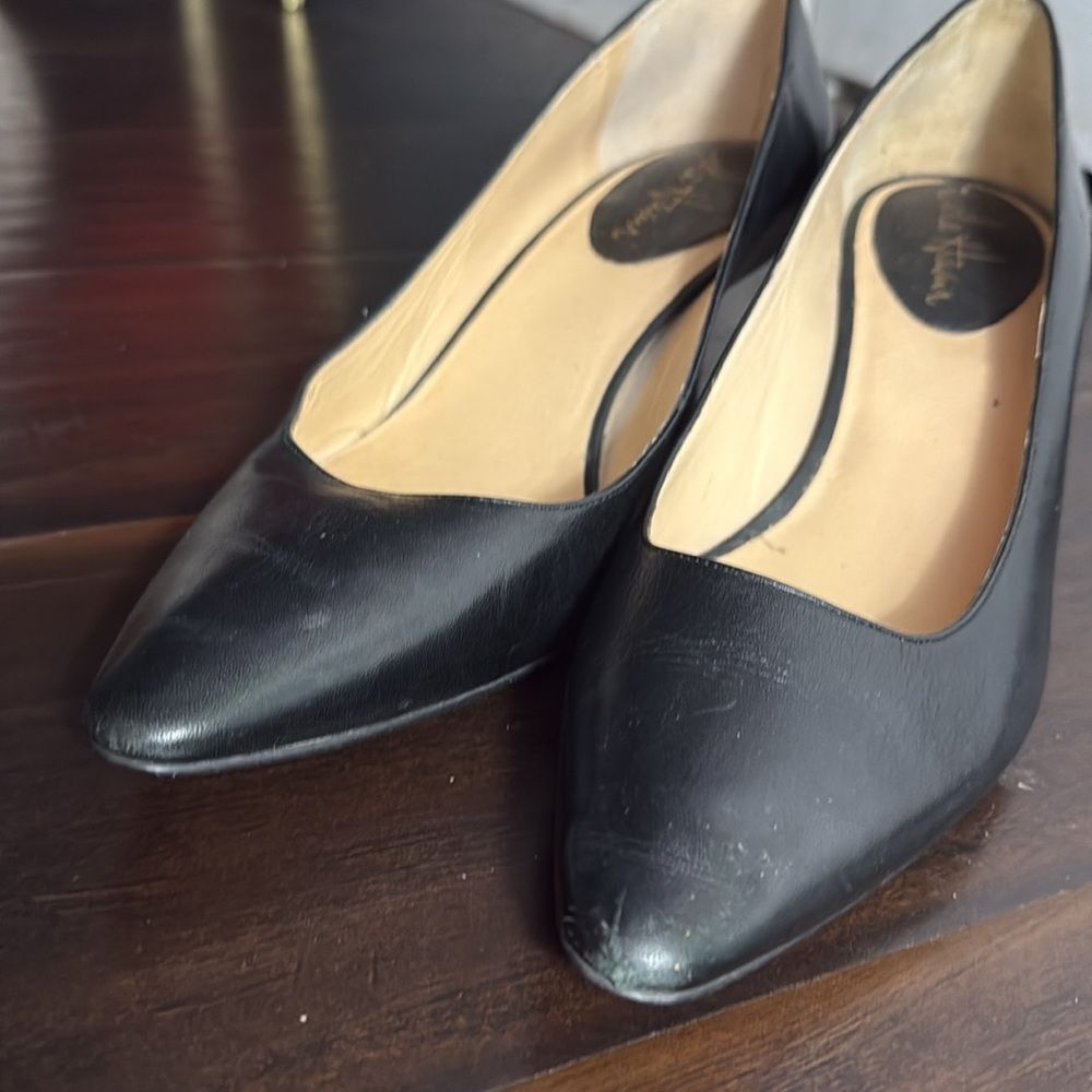 Cole Haan Women’s 7.5 Black Leather Nike Air Pointed Toe 2.5” Heels Pumps D29072 - Picture 7 of 7